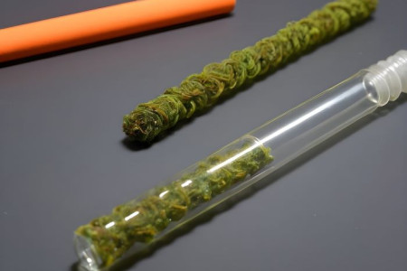 How to Use a Twisty Glass Blunt